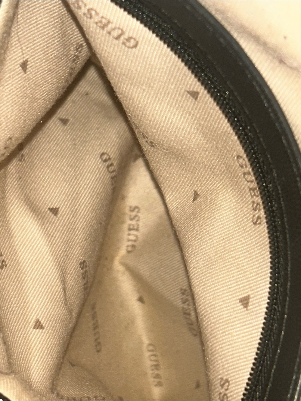 “REASONABLE OFFERS ONLY” Guess Black Quilted Backpack-Gold-Tone Accents 🥰 - Picture 8 of 11